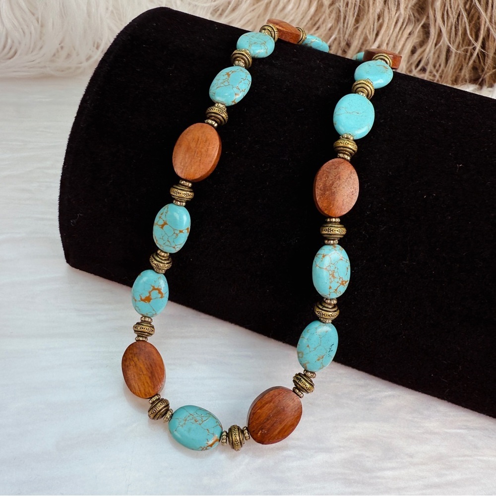 Vintage faux Turquoise Blue Howlite and Brown Wood Beaded Bohemian Chic Necklace